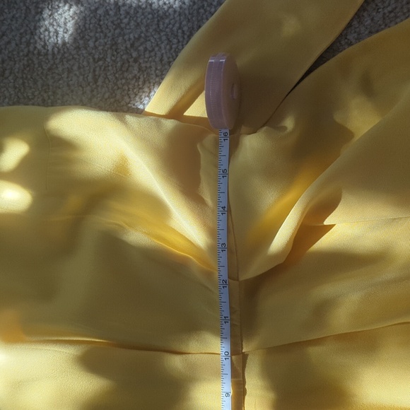 Butter yellow dress - Picture 9 of 9